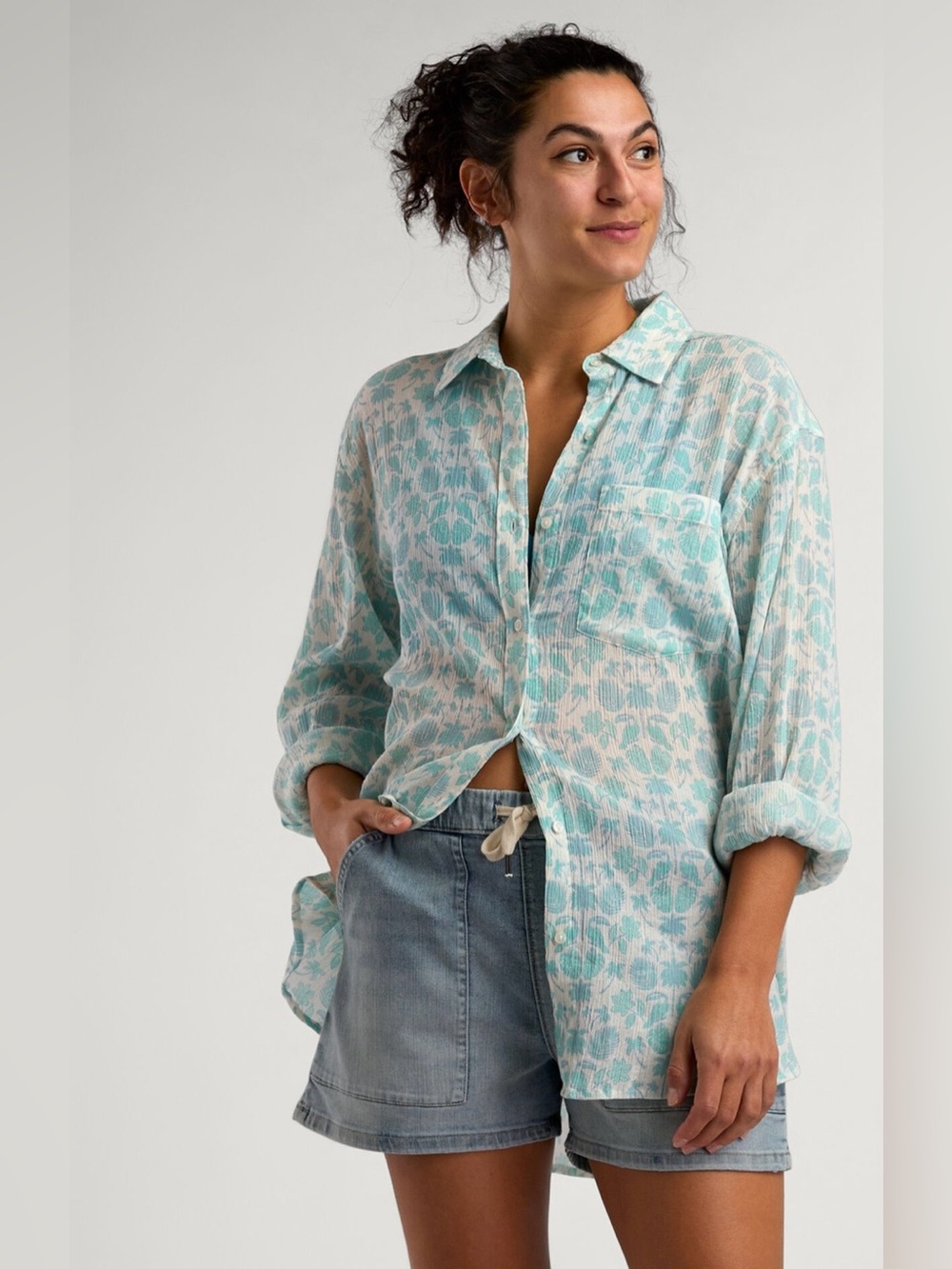 Women’s Carve Designs Moorea Gauze Tunic Top In Cloud Maitai Button-Down Shirt L